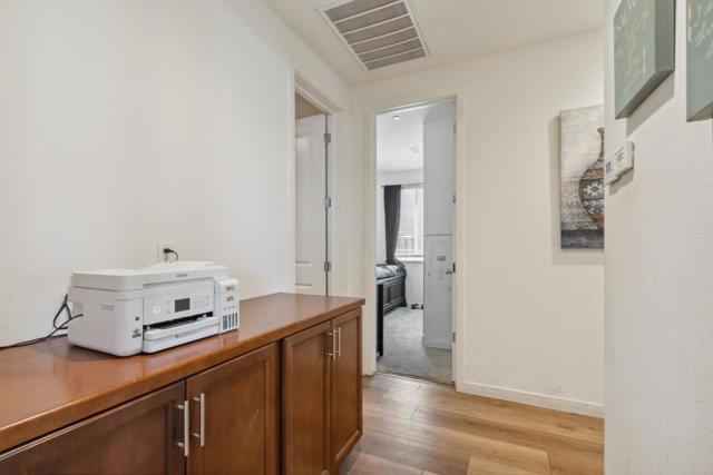 410 Thistle Court, Hollister CA: https://media.crmls.org/mediaz/e50736bd-c900-40f2-af05-4d25ca712f8e.jpg