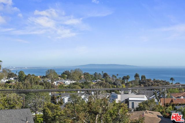 566 Ida Street photo 24