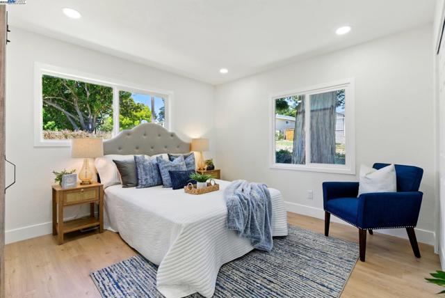 19157 Parsons Ave, Castro Valley CA: https://media.crmls.org/mediaz/e5082a6d-e79b-4b5b-b175-d526b97731eb.jpg