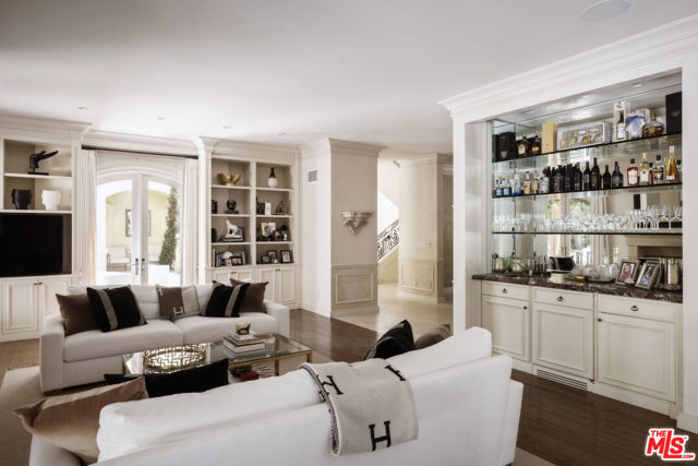 Drew Fenton | 1160 Chantilly Road Los Angeles CA | MLS: 7326757