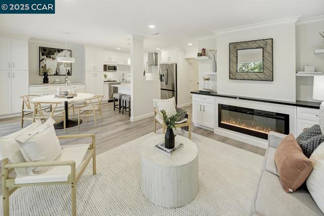1459 Rockledge Ln, Walnut Creek CA: https://media.crmls.org/mediaz/e5087368-46ed-4518-87ba-bfcc66ed7878.jpg