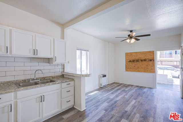 543 W 16th, San Pedro CA: https://media.crmls.org/mediaz/e5087ec5-7307-4bbf-8052-74faa04216fe.jpg