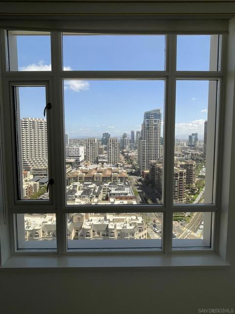 700 W Harbor, San Diego CA: https://media.crmls.org/mediaz/e508a836-af3f-4f94-8f99-aaa622143ee9.jpg