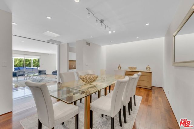 15514 CASIANO Court, Los Angeles CA: https://media.crmls.org/mediaz/e50975a5-20f0-4f15-a22d-13845f9d0eed.jpg