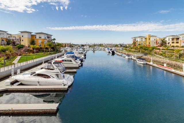 1423 Windshore Way, Oxnard CA: https://media.crmls.org/mediaz/e50a3491-f684-4f02-9e63-be6574e7b5b6.jpg