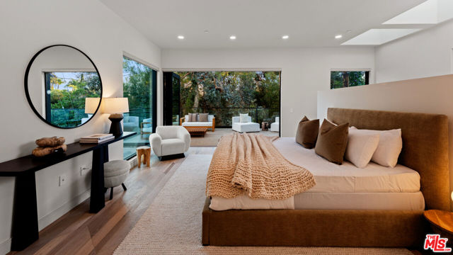 Drew Fenton | 505 Barrington Avenue Los Angeles CA | MLS: 7255319