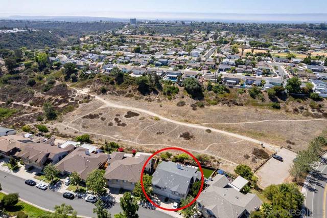 3270 W Fox Run Way, San Diego CA: https://media.crmls.org/mediaz/e50b33e9-dbd9-4ad3-9a22-419586ffd9d7.jpg