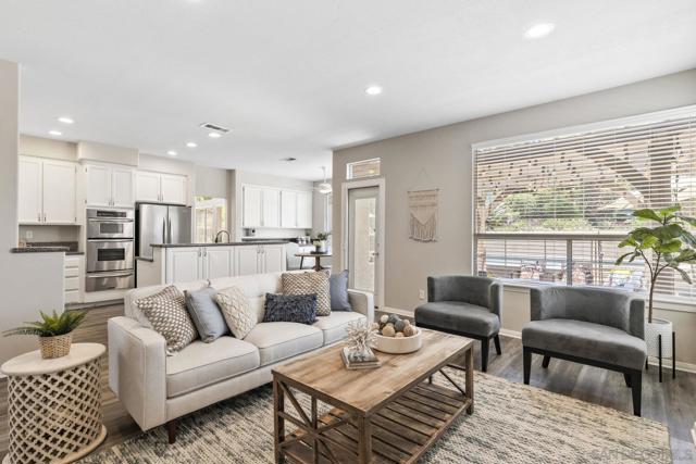7878 Pipit Pl, San Diego CA: https://media.crmls.org/mediaz/e50c5006-18af-4483-ada0-10ae1e6f7287.jpg
