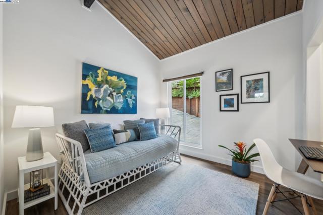 589 TAHOS ROAD, Orinda CA: https://media.crmls.org/mediaz/e50c68e3-b931-4589-a4b2-5b60daf1551f.jpg