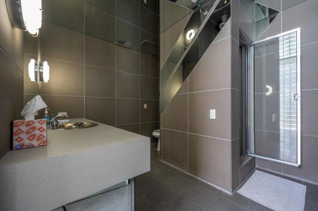 520 W ViA Lola, Palm Springs CA: https://media.crmls.org/mediaz/e50d9920-d55a-4643-8a16-c1eb3a728a38.jpg