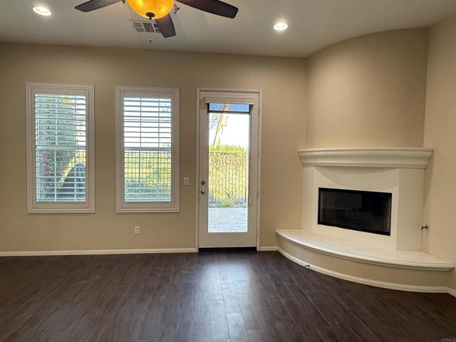 Detail Gallery Image 10 of 40 For 1273 Breakaway Dr, Oceanside,  CA 92057 - 4 Beds | 3/1 Baths