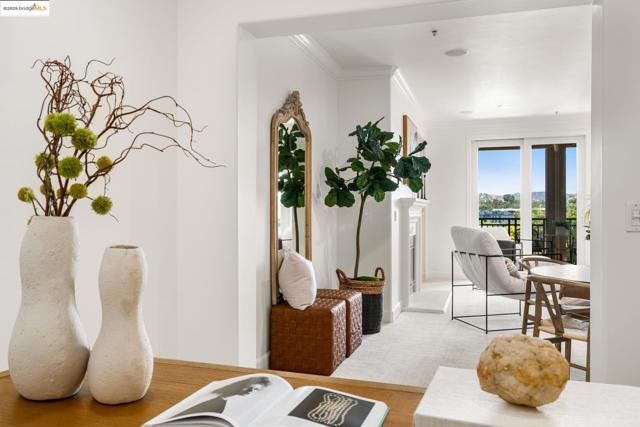 1800 Alma, Walnut Creek CA: https://media.crmls.org/mediaz/e50de9d4-38b1-49dd-b231-8f2acb049cd8.jpg