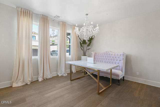 Detail Gallery Image 7 of 75 For 2417 E Hillcrest Dr, Thousand Oaks,  CA 91362 - 4 Beds | 3/1 Baths