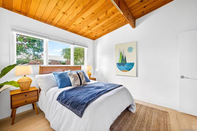 660 Cabrillo Ave, Coronado CA: https://media.crmls.org/mediaz/e50e7038-d90f-45a5-8f6a-c8bc134a7710.jpg