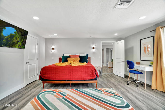 677 S Highland Drive, Palm Springs CA: https://media.crmls.org/mediaz/e50e7f79-0237-42ab-82d6-2e362d415a38.jpg