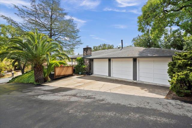 6641 Leyland Park Drive, San Jose CA: https://media.crmls.org/mediaz/e50ef3e0-0f59-4da1-b50d-4d0d319f48e0.jpg