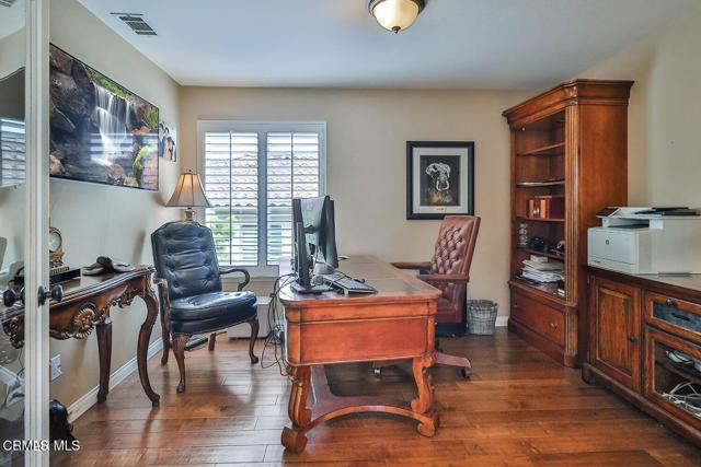 Detail Gallery Image 17 of 27 For 963 Corte Augusta, Camarillo,  CA 93010 - 4 Beds | 2/1 Baths