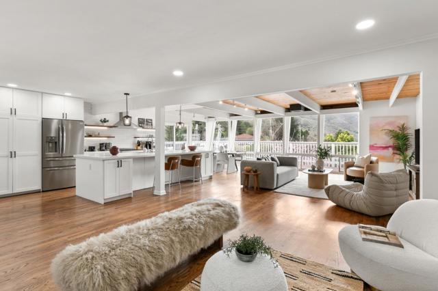 1 Sequoia Way, Pacifica CA: https://media.crmls.org/mediaz/e50f79fb-873b-4b96-bcf9-6d0ef011414a.jpg