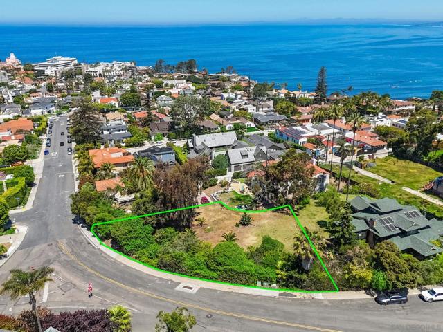 1428 Soledad Ave, La Jolla CA: https://media.crmls.org/mediaz/e50fc754-3d88-4dc5-9132-24d4363af23a.jpg