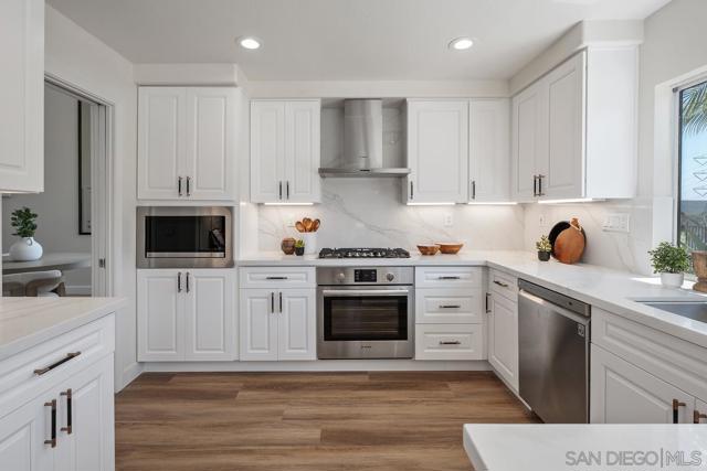 7179 Park Village, San Diego CA: https://media.crmls.org/mediaz/e50fdab1-05d5-4cd6-8ad6-9757f36533af.jpg