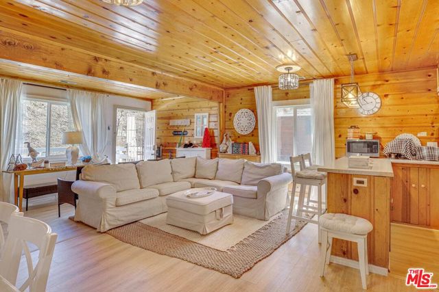 2337 Lookout Drive,  CA: https://media.crmls.org/mediaz/e5100ab4-7ff4-4049-a987-cb8d4eca4832.jpg