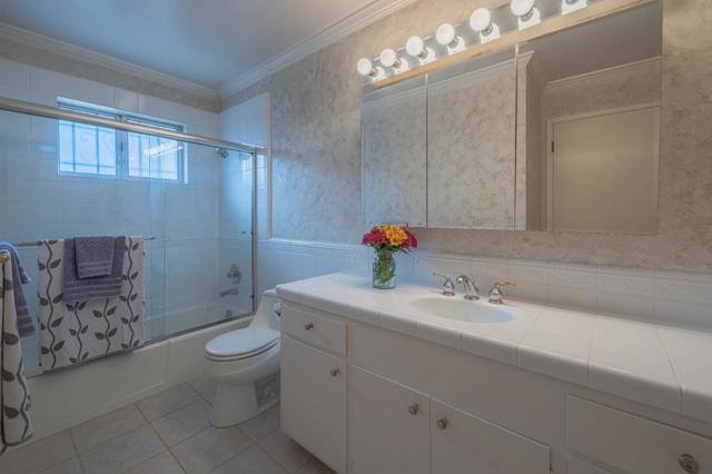 607 La Mesa Drive, Salinas CA: https://media.crmls.org/mediaz/e5103293-63b2-437a-a877-d503d2df648e.jpg