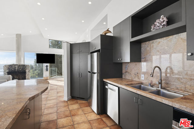 Drew Fenton | 33334 Pacific Coast Highway Malibu CA | MLS: 7061346