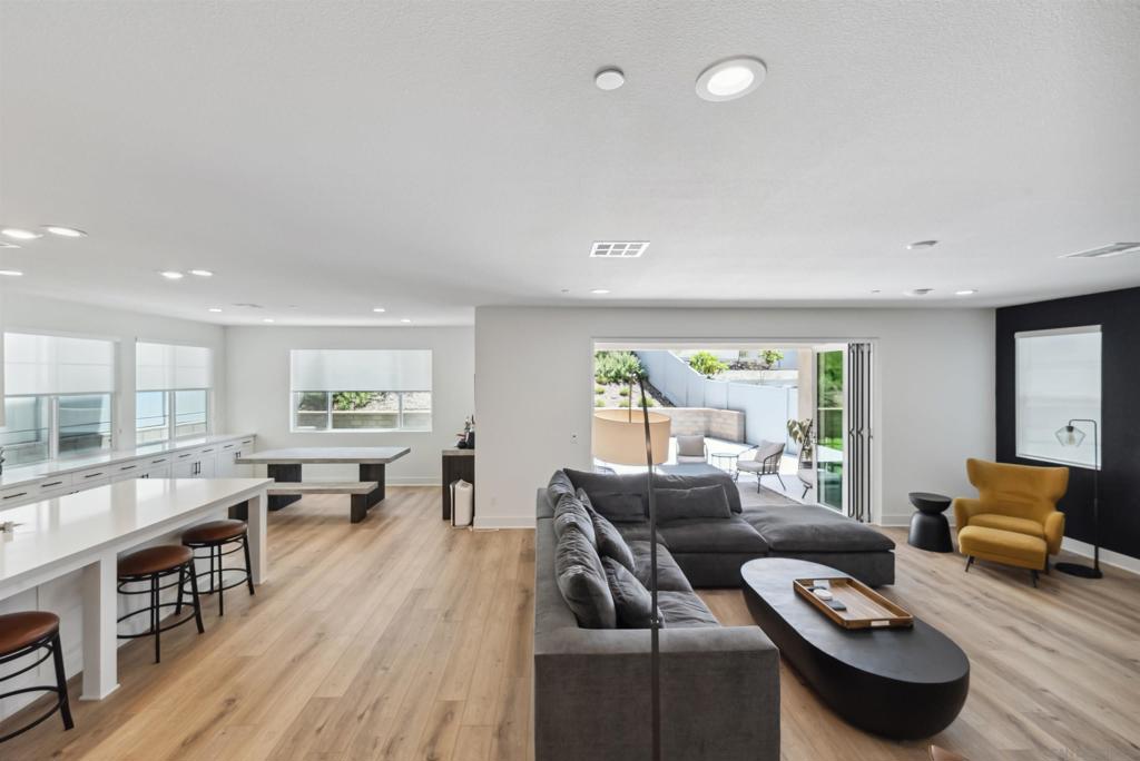 MLS #250035606SD img 16