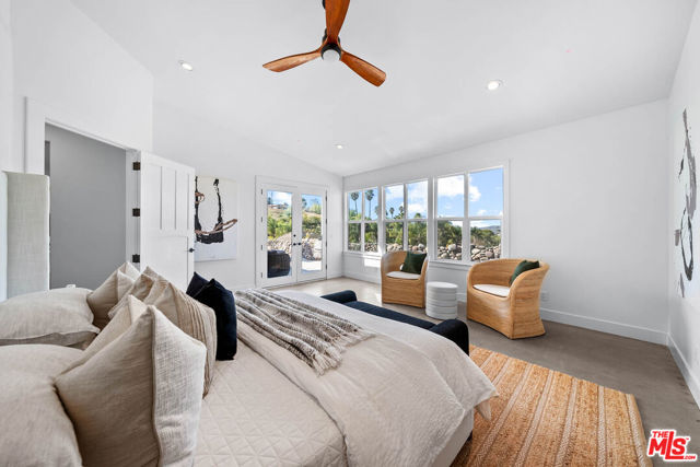 32070 Via Vera, Bonsall CA: https://media.crmls.org/mediaz/e511155c-e577-4614-a4a5-93b33a0cee49.jpg