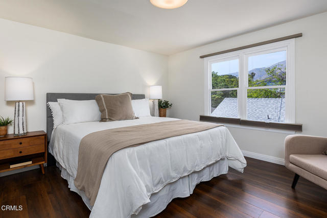 1807 New York Drive, Altadena CA: https://media.crmls.org/mediaz/e511dec7-a044-4893-bd0d-53a2ebac4e0c.jpg