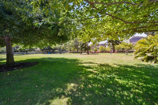 555 Laurel Avenue, San Mateo CA: https://media.crmls.org/mediaz/e5124f8b-5d86-4e86-8b9c-7f6547d09db1.jpg