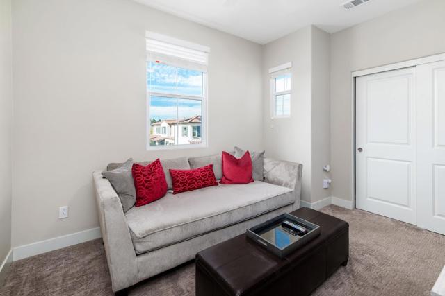 Detail Gallery Image 19 of 32 For 4352 Nautilus Way #5,  Oceanside,  CA 92056 - 4 Beds | 4 Baths