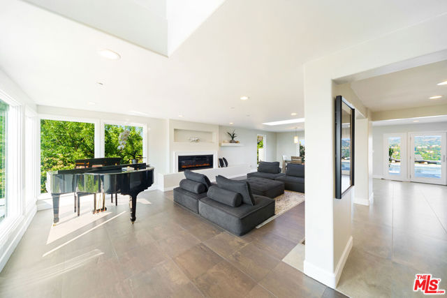 5118 Cerrillos Drive, Woodland Hills CA: https://media.crmls.org/mediaz/e513015f-bcb6-4fab-9991-a133a8c445ae.jpg