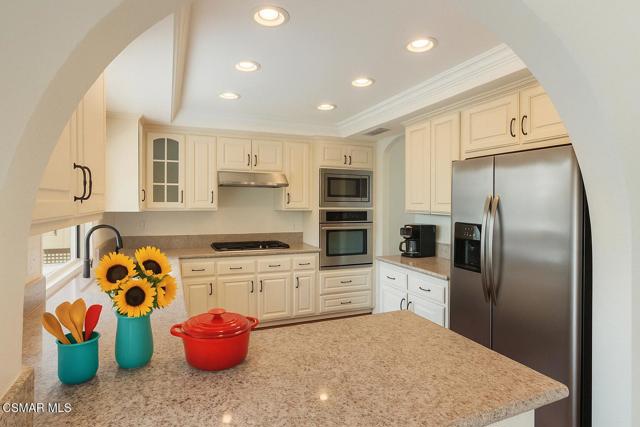 2152 Coalfax Court, Thousand Oaks CA: https://media.crmls.org/mediaz/e51369ba-1fc0-4b51-a5b9-e5498c97f823.jpg