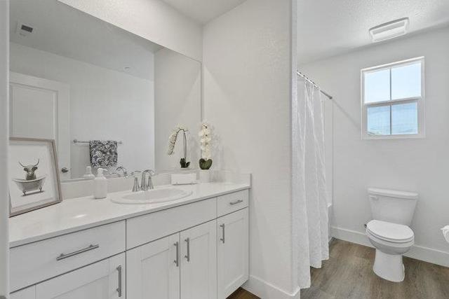 9182 Wickham Court, Gilroy CA: https://media.crmls.org/mediaz/e513d29a-23f5-4004-9e20-fa768cc42d58.jpg