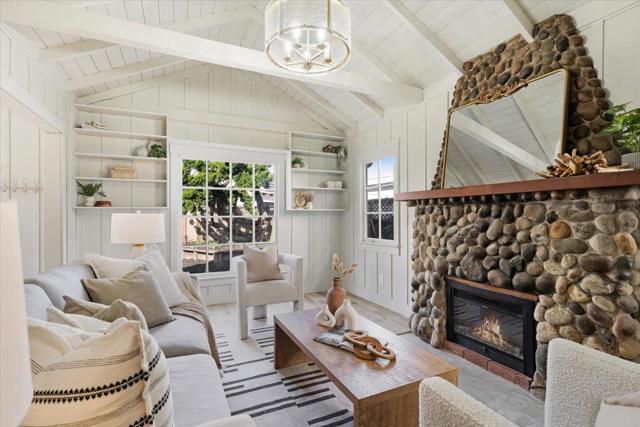 2866 Chesterfield Drive, Santa Cruz CA: https://media.crmls.org/mediaz/e513f116-740c-4694-adf2-00546e6c20e8.jpg