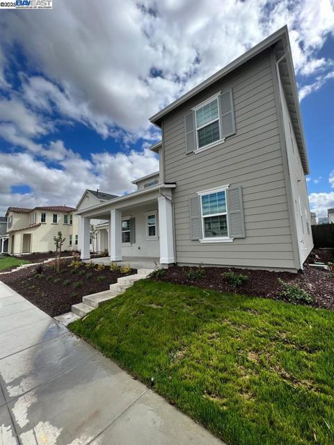 2978 Ellis Town Dr, Tracy CA: https://media.crmls.org/mediaz/e51404ad-ae15-48a4-9196-6185be406a99.jpg