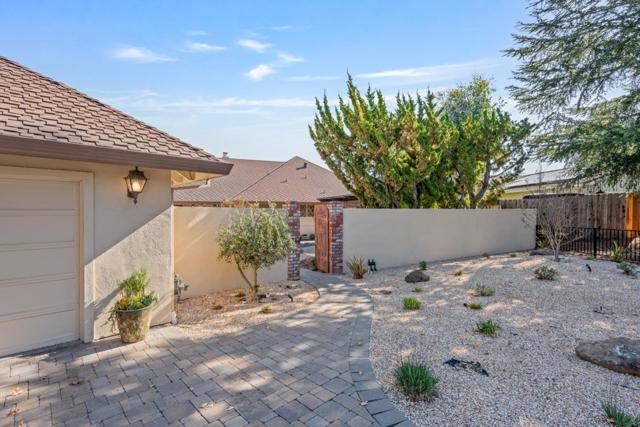 35 Rays Circle, Hollister CA: https://media.crmls.org/mediaz/e514389c-d475-4452-a5ad-9175e61d2994.jpg