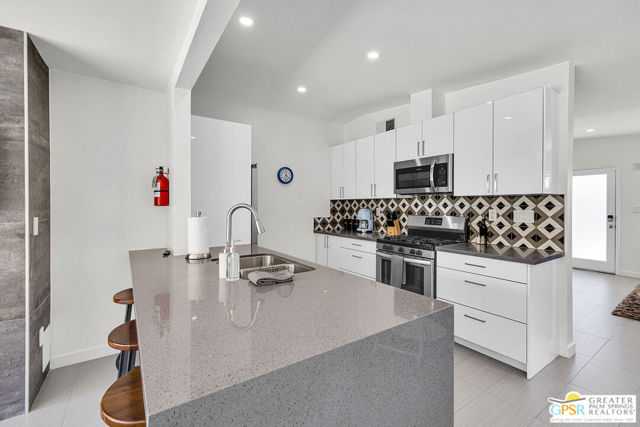 587 N Calle Marcus, Palm Springs CA: https://media.crmls.org/mediaz/e514f0f3-7d61-4445-9e91-185677abe976.jpg