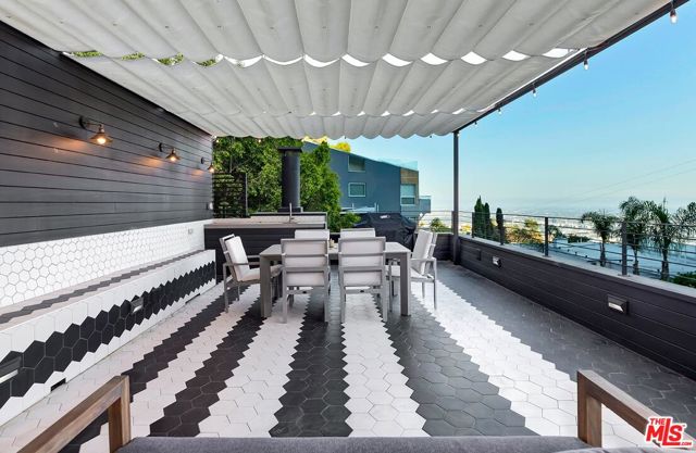 2164 Sunset Plaza Drive, Los Angeles CA: https://media.crmls.org/mediaz/e51536bb-9442-474c-b60a-616fb5a24092.jpg