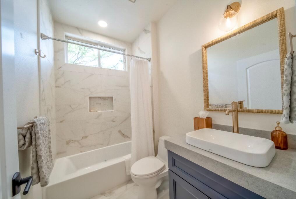 https://media.crmls.org/mediaz/e515a1d4-91cb-4e43-83ac-9e5337f5003d.jpg?preset=X-Large