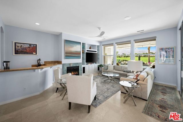56645 Mountain, La Quinta CA: https://media.crmls.org/mediaz/e515dd94-1fc0-4cd1-818d-63d422040336.jpg