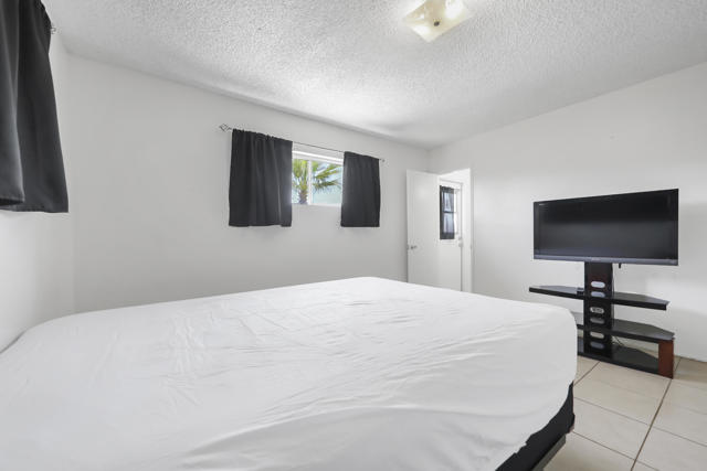 42570 Stephani Circle, Palm Desert CA: https://media.crmls.org/mediaz/e516559e-a737-42ca-9eef-5544b1ec0a21.jpg