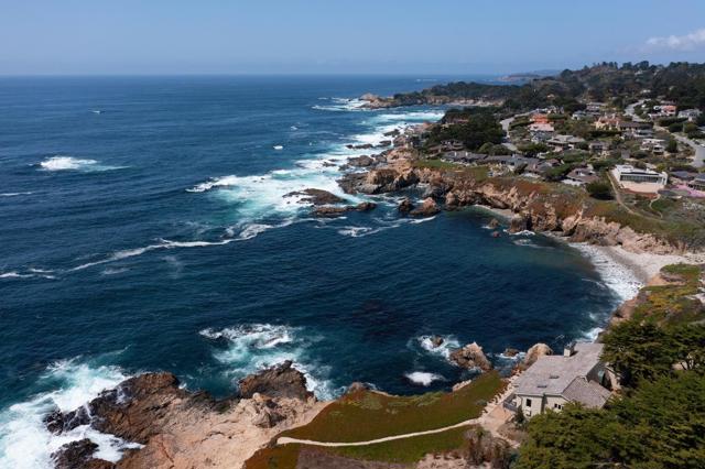 30530 Aurora Del Mar, Carmel CA: https://media.crmls.org/mediaz/e5168b88-cc73-41ee-8393-4edd8149488e.jpg