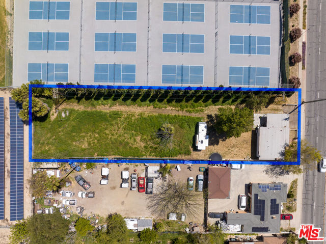 561 Royal Avenue photo 4
