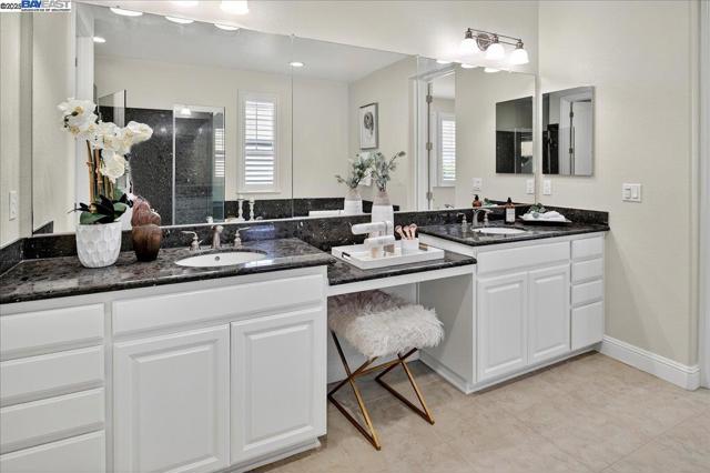 7829 Ridgeline Place, Dublin CA: https://media.crmls.org/mediaz/e519c041-6b91-4931-b0dc-d4c8a0e0ebad.jpg
