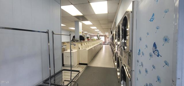 383 Carmen Drive, Camarillo CA: https://media.crmls.org/mediaz/e51a012c-eb4c-415b-9ce3-1d7203fee614.jpg