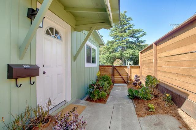 311 Mar Vista Avenue, Aptos CA: https://media.crmls.org/mediaz/e51ba886-b013-4f82-b1ab-9e2e3706d8a9.jpg