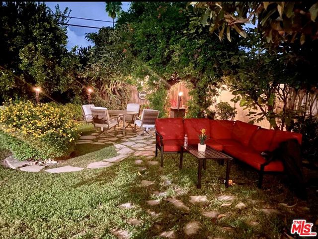 5944 Irvine Avenue, North Hollywood CA: https://media.crmls.org/mediaz/e51cce1e-d99a-4aeb-9bb4-ce40c891b703.jpg