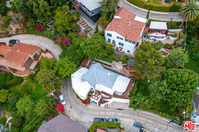 2620 Rutherford Drive, Los Angeles CA: https://media.crmls.org/mediaz/e51d04d9-0b8c-460e-b0db-2cc132cd8757.jpg